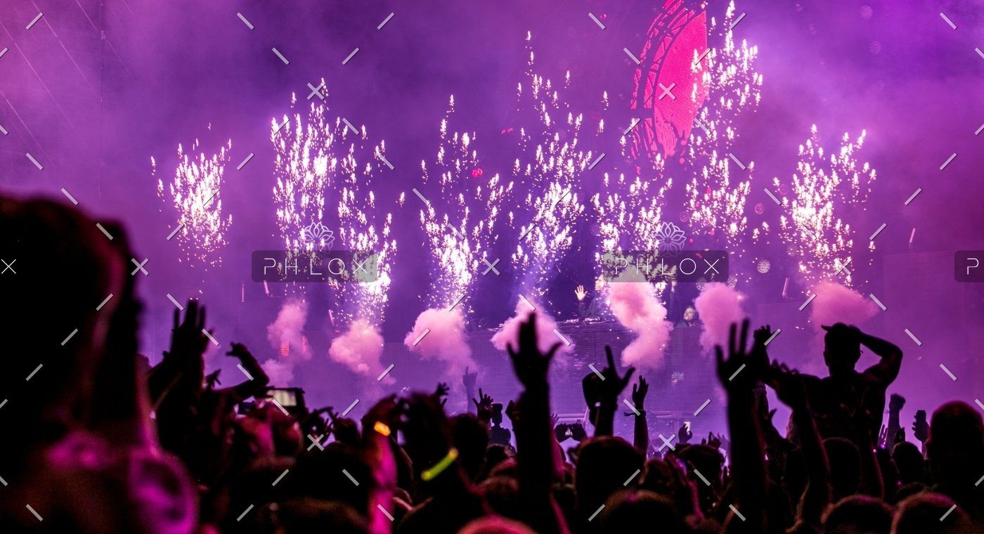 demo-attachment-32-purple-fireworks-effect-1190298